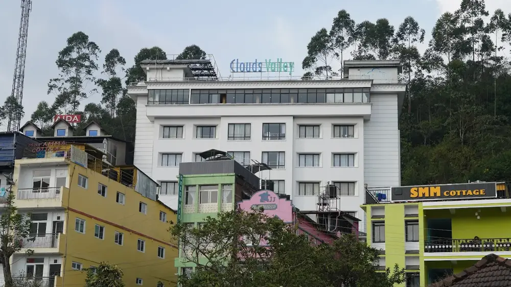 CLOUDS VALLEY MUNNAR