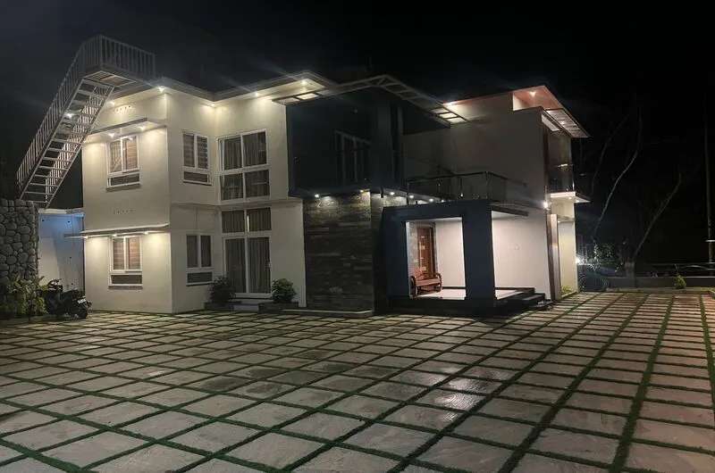 Moonlite Vista Lake View Cottage Munnar