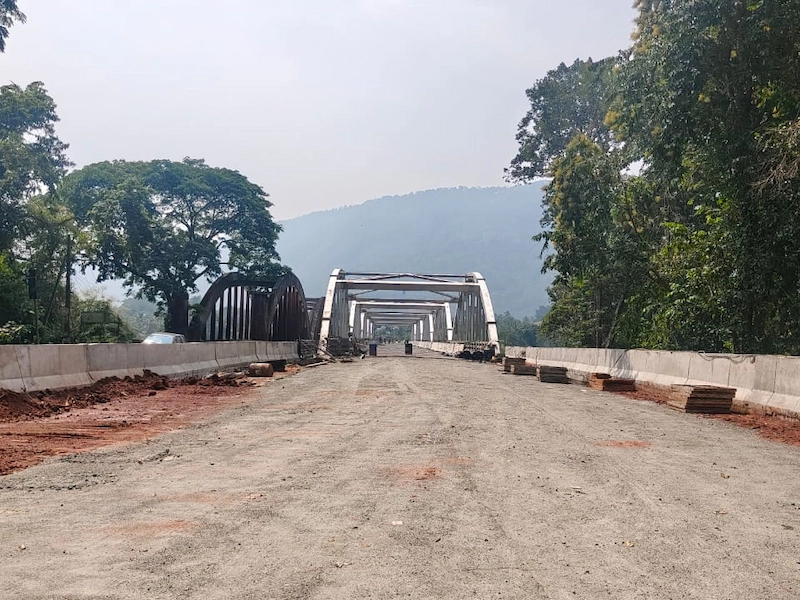 Construction site of the new Neriamangalam steel arch bridge along the Kochi to Munnar highway